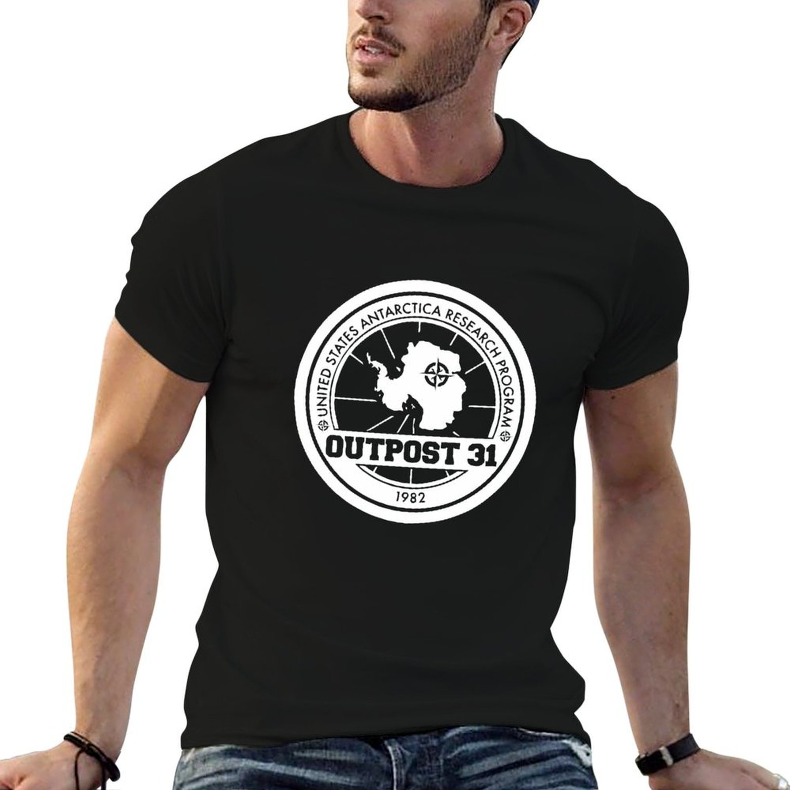 Anime Merchandise T Shirt - เอาท์พอสต์ 31 โลโก้ เสื้อยืดลายการ์ตูน เสื้อยืดผู้ชาย เสื้อยืดผ้าฝ้าย